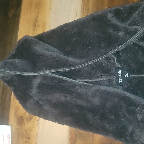 Zenana Faux Fur Vest with Hood - Picture 6 of 6